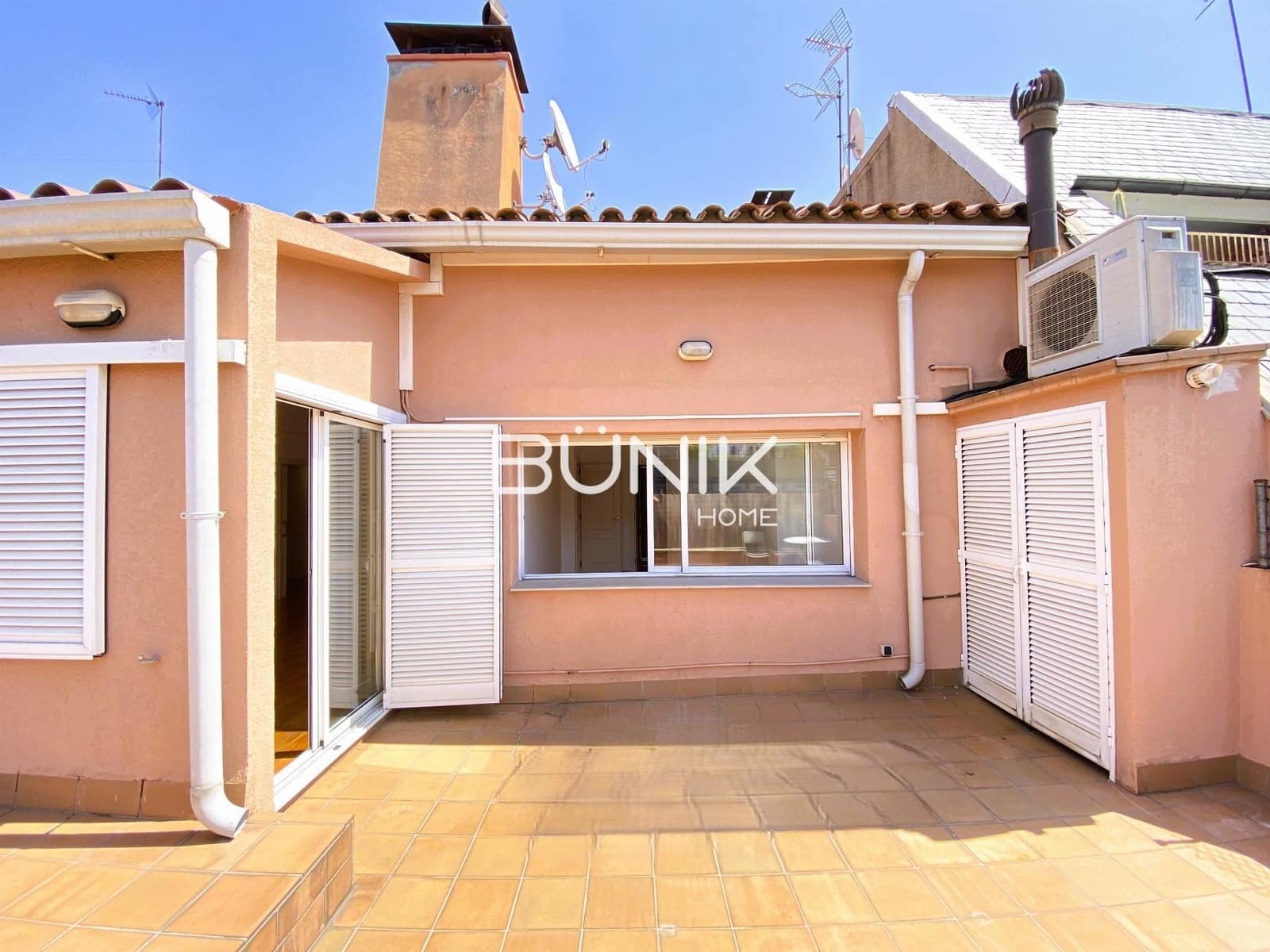 4 soveværelse Penthouse til leje i Barcelona by - € 2.910 (Ref: 9978923)