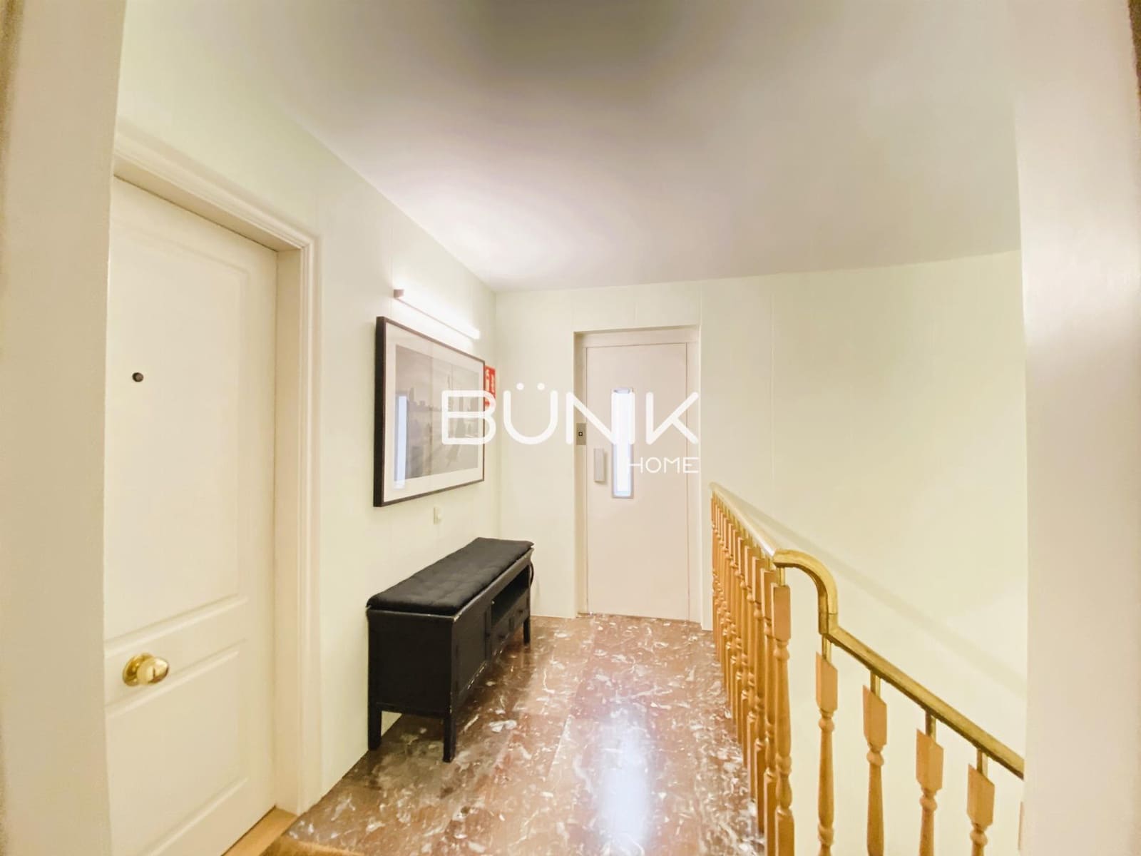 4 soveværelse Penthouse til leje i Barcelona by - € 2.910 (Ref: 9978923)