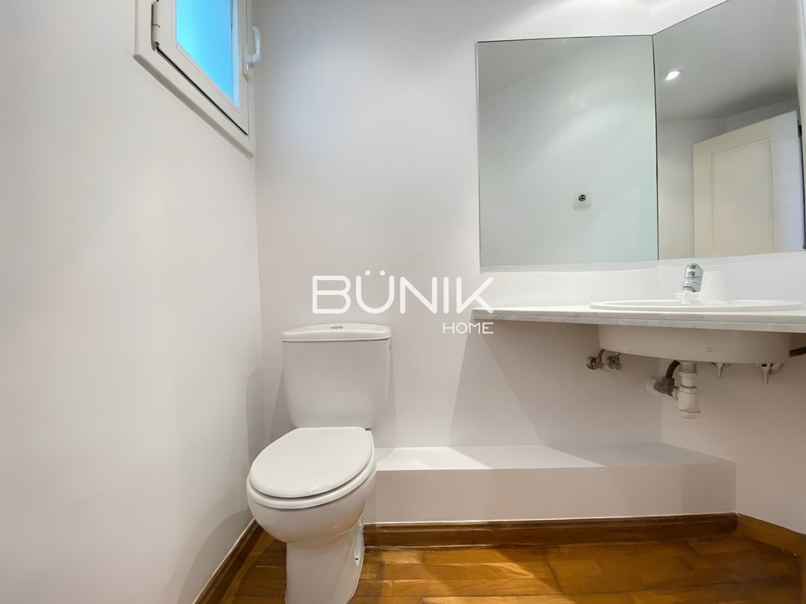 4 soveværelse Penthouse til leje i Barcelona by - € 2.910 (Ref: 9978923)