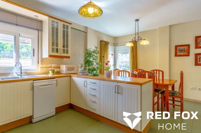3 soveværelse Byhus til salg i Santa Cruz de Tenerife med garage - € 670.000 (Ref: 10111897)