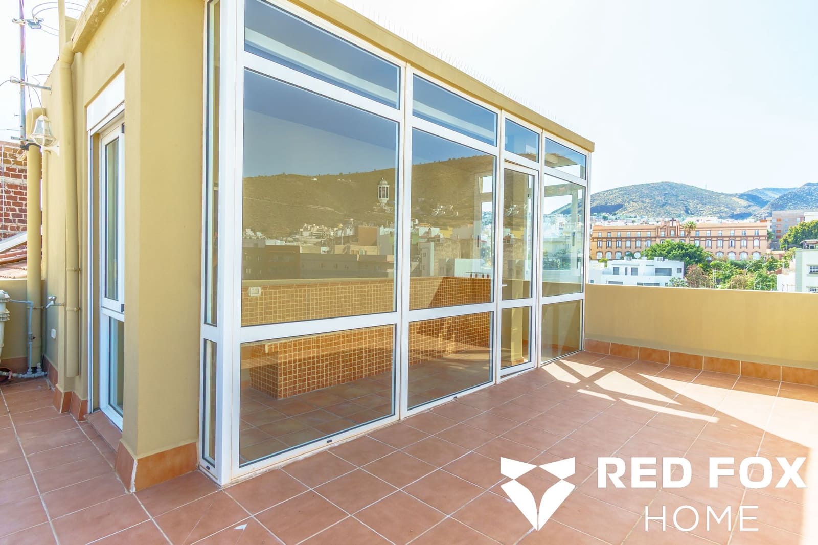3 soveværelse Byhus til salg i Santa Cruz de Tenerife med garage - € 670.000 (Ref: 10111897)