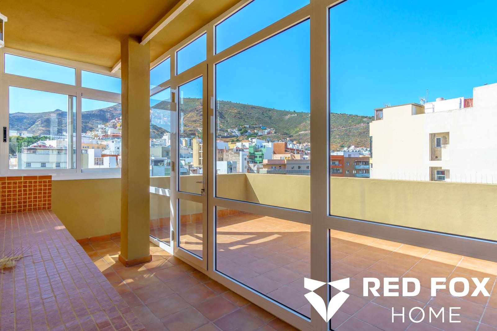 3 soveværelse Byhus til salg i Santa Cruz de Tenerife med garage - € 670.000 (Ref: 10111897)