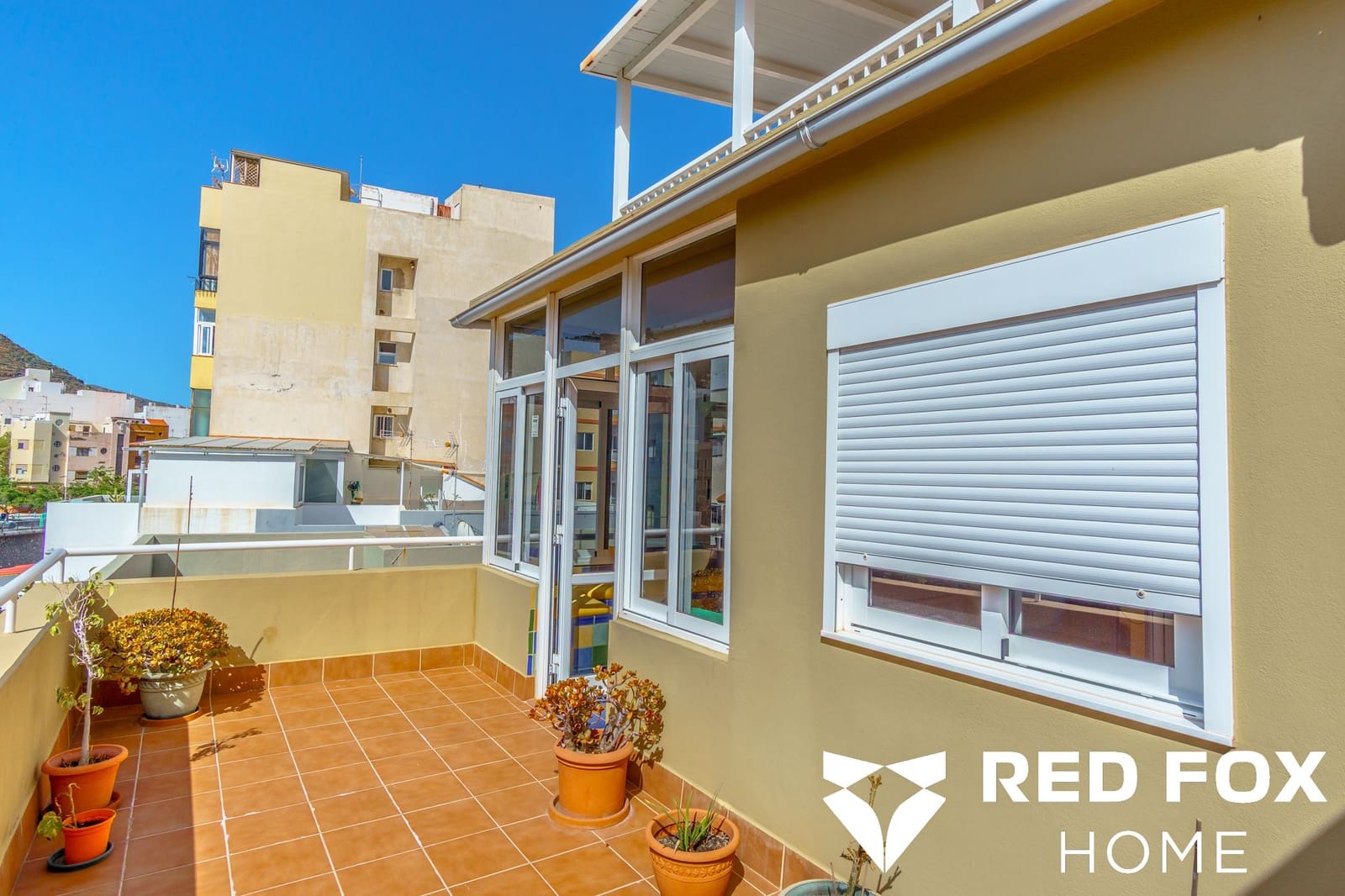 3 soveværelse Byhus til salg i Santa Cruz de Tenerife med garage - € 670.000 (Ref: 10111897)