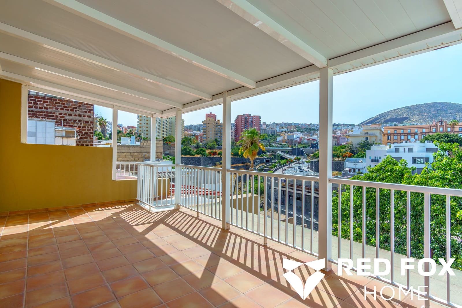 3 soveværelse Byhus til salg i Santa Cruz de Tenerife med garage - € 670.000 (Ref: 10111897)