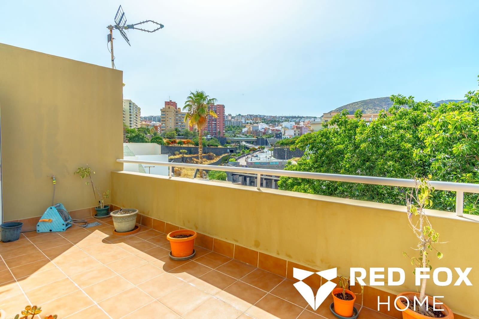 3 soveværelse Byhus til salg i Santa Cruz de Tenerife med garage - € 670.000 (Ref: 10111897)