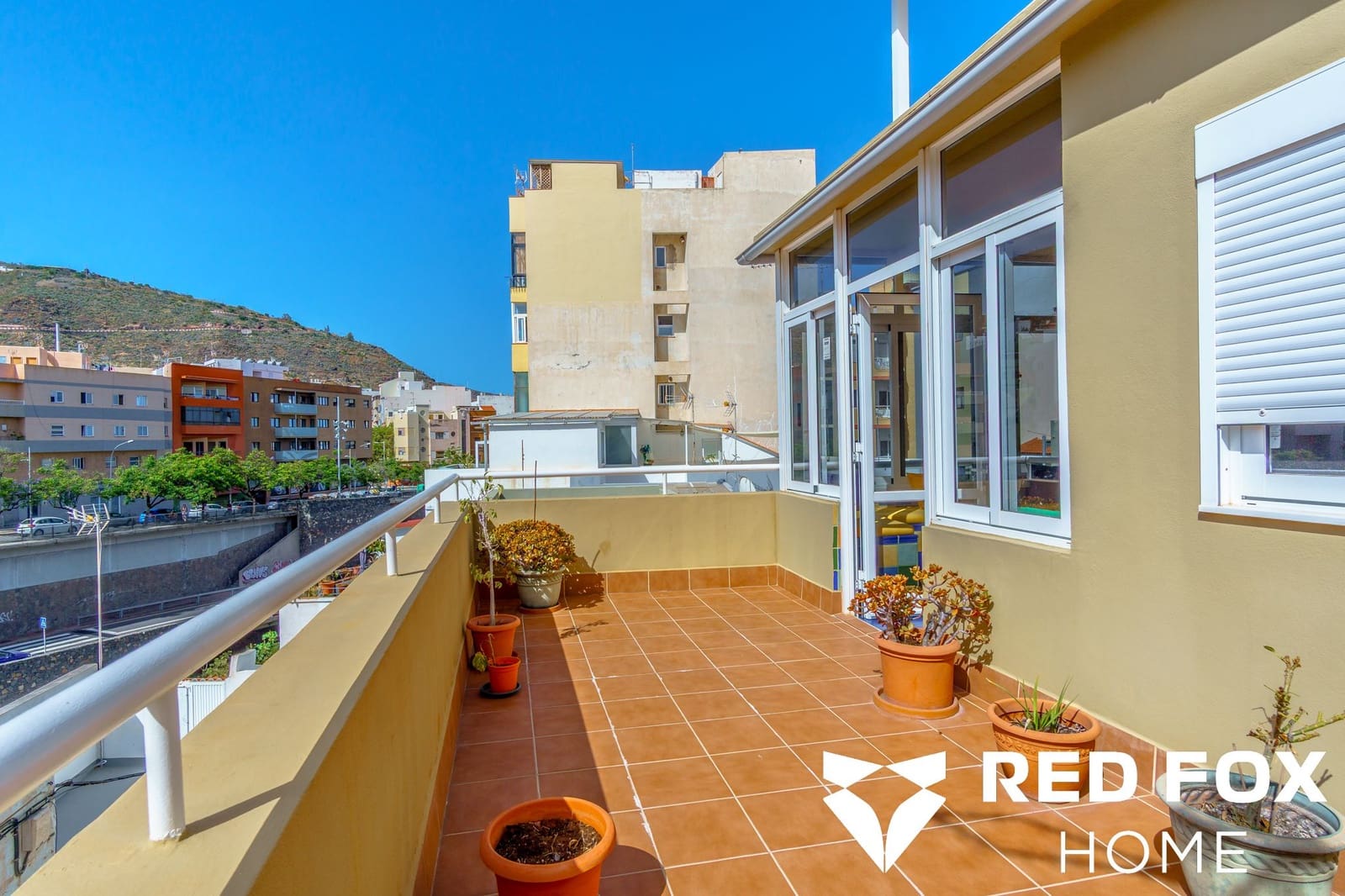 3 soveværelse Byhus til salg i Santa Cruz de Tenerife med garage - € 670.000 (Ref: 10111897)