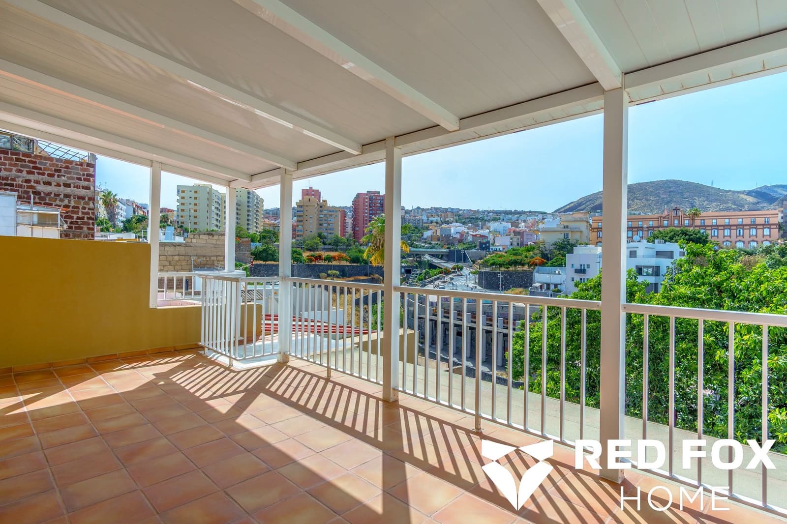 3 soveværelse Byhus til salg i Santa Cruz de Tenerife med garage - € 670.000 (Ref: 10111897)