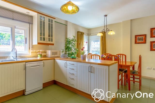 Casa de 3 habitaciones en Santa Cruz de Tenerife en venta con garaje - 670.000 € (Ref: 10111897)