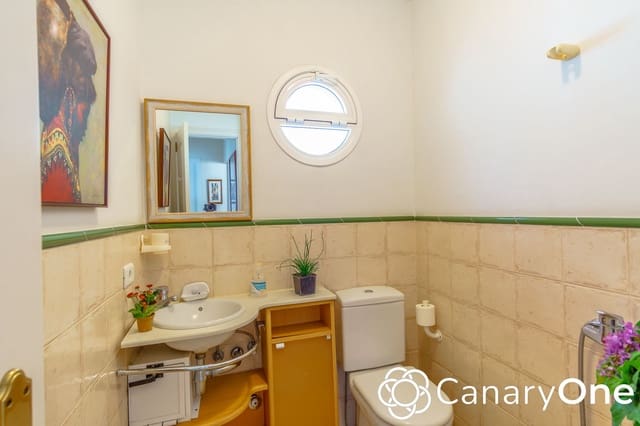 Casa de 3 habitaciones en Santa Cruz de Tenerife en venta con garaje - 670.000 € (Ref: 10111897)
