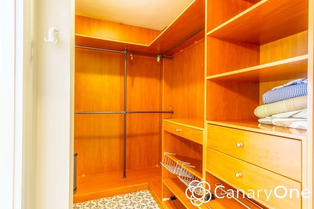 Casa de 3 habitaciones en Santa Cruz de Tenerife en venta con garaje - 670.000 € (Ref: 10111897)