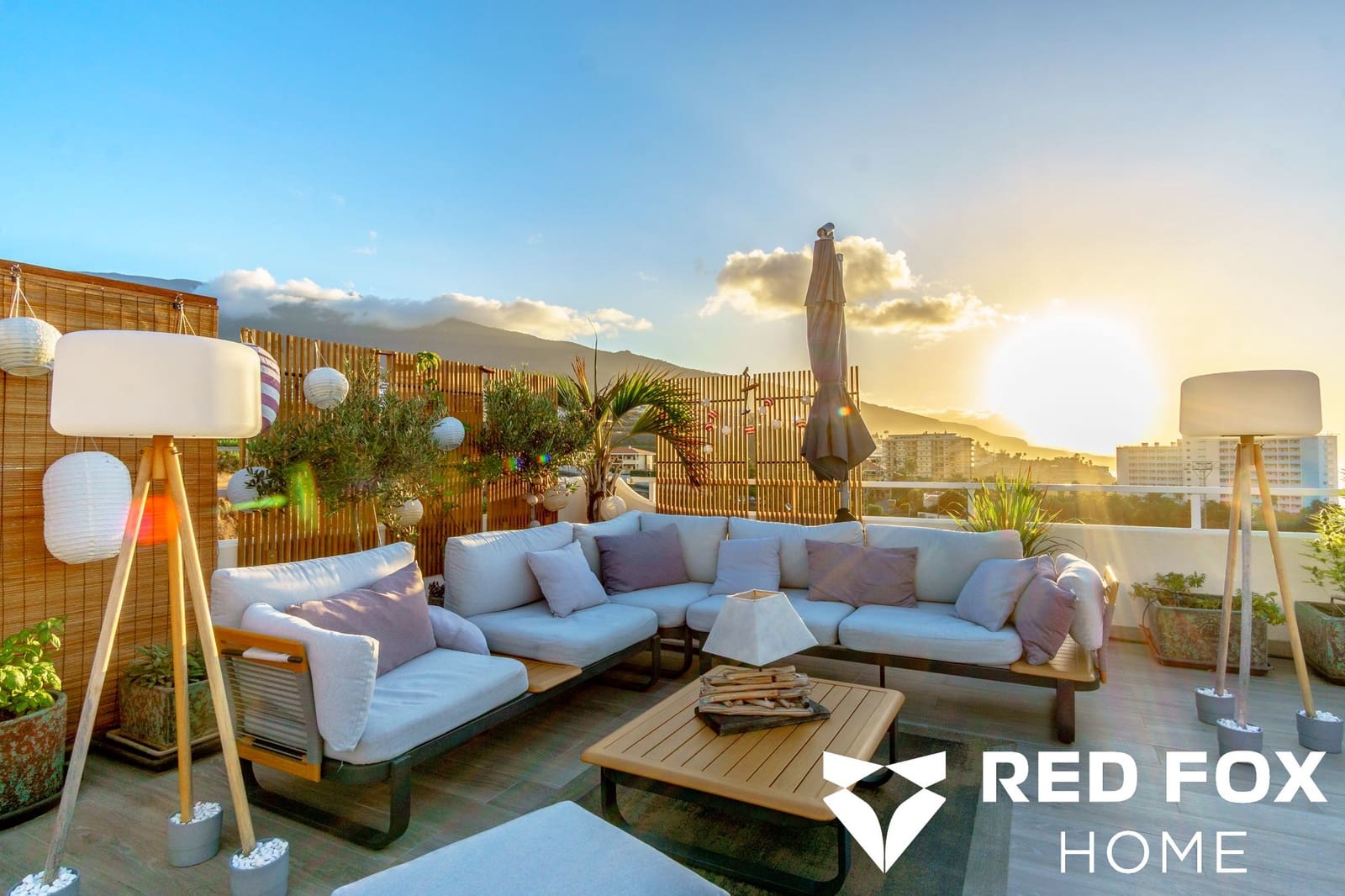 2 soverom Leilighet til salgs i Puerto de la Cruz med svømmebasseng garasje - € 559 000 (Ref: 10150183)
