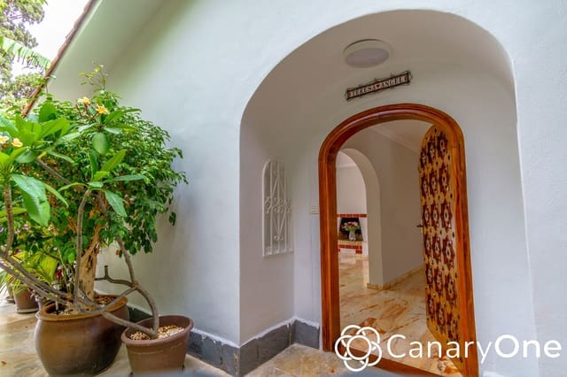 3 makuuhuone Huvila myytävänä paikassa Puerto de la Cruz mukana uima-altaan 
autotalli - 890 000 € (Ref: 10158493)