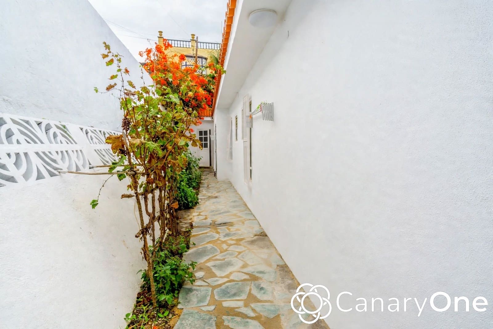3 bedroom Villa for sale in Puerto de la Cruz with pool garage - € 890,000 (Ref: 10158493)