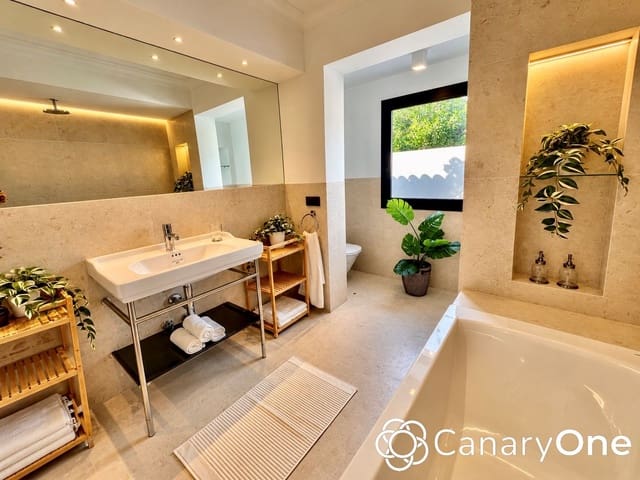 4 sypialnia Apartament na sprzedaż w Puerto de la Cruz z garażem - 895 000 € (Ref: 10174778)