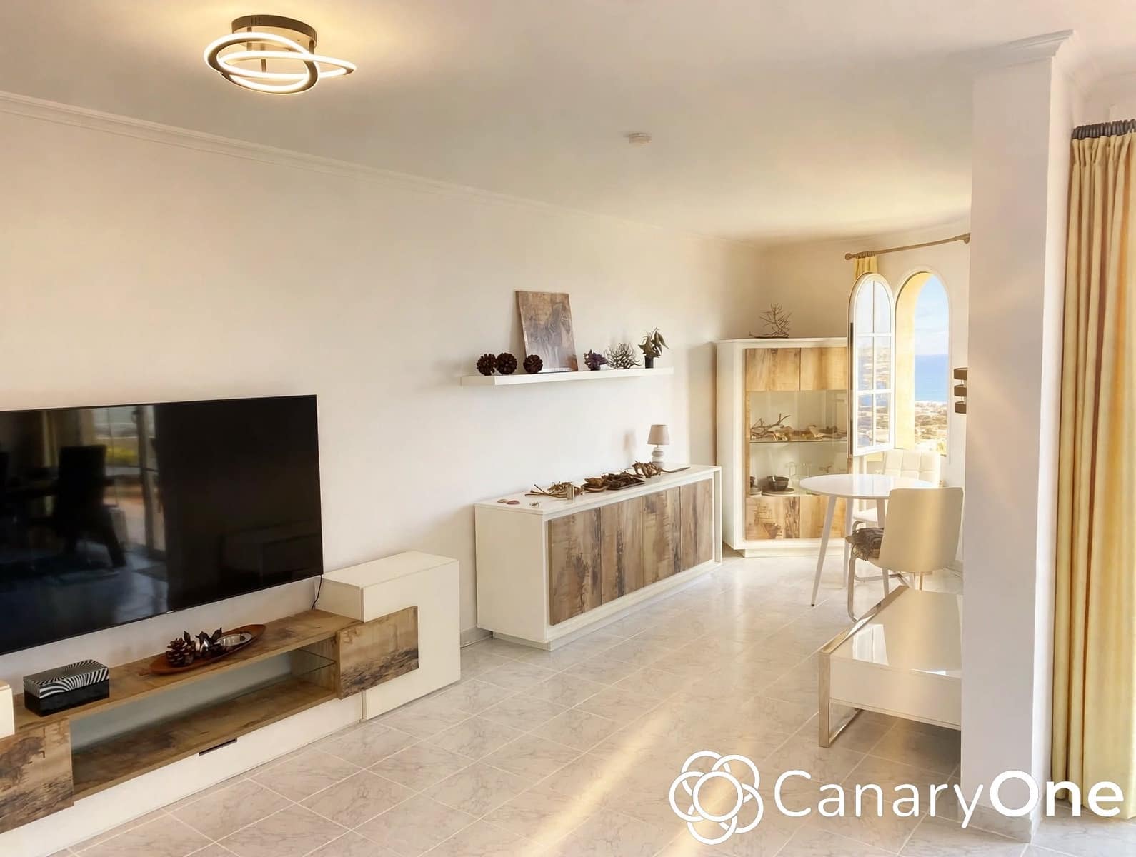 Apartamento de 2 habitaciones en Puerto de la Cruz en venta con piscina garaje - 350.000 € (Ref: 10177554)