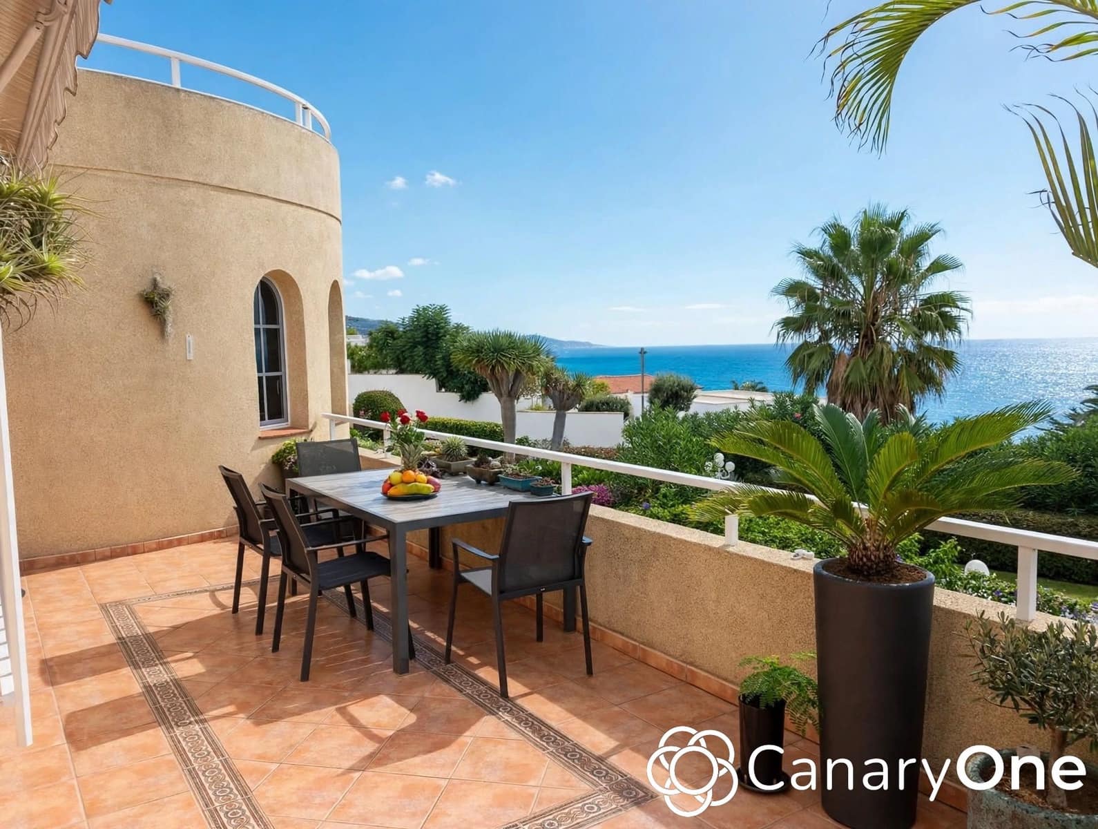 Apartamento de 2 habitaciones en Puerto de la Cruz en venta con piscina garaje - 350.000 € (Ref: 10177554)