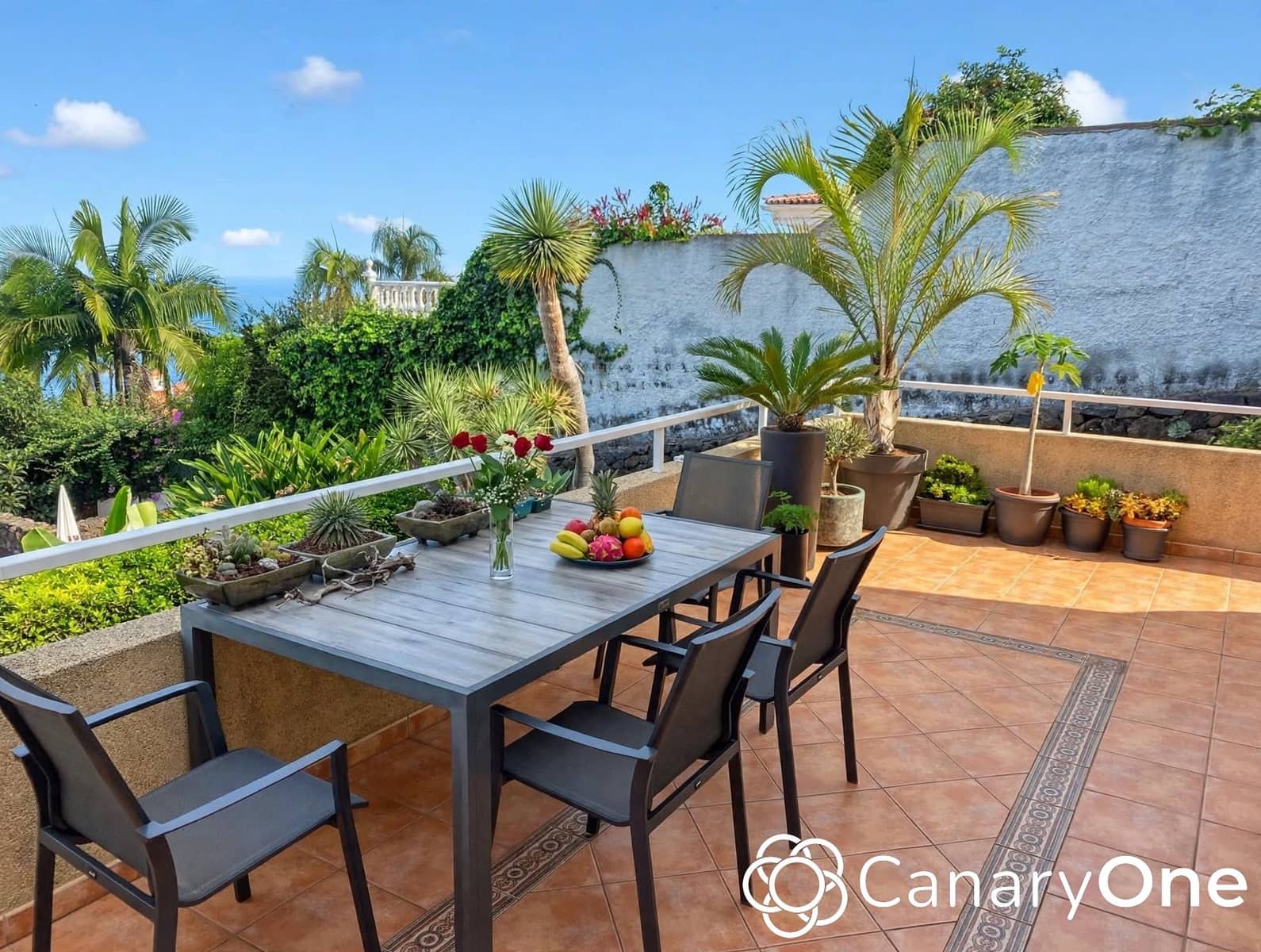 Apartamento de 2 habitaciones en Puerto de la Cruz en venta con piscina garaje - 350.000 € (Ref: 10177554)