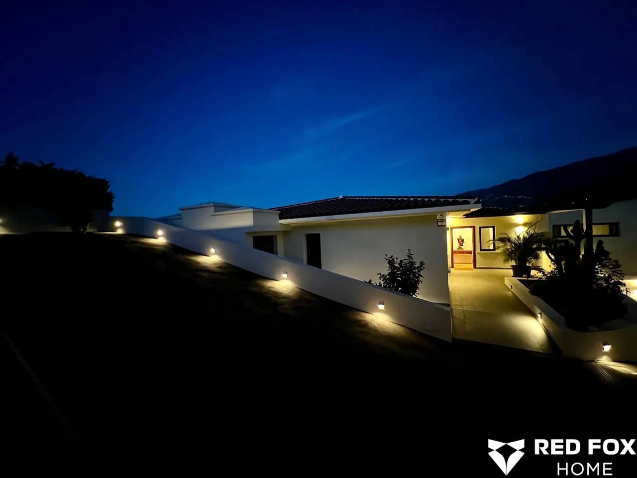 4 quarto Moradia para venda em Puerto de la Cruz com garagem - 1 175 000 € (Ref: 8600365)