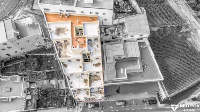 30 soveværelse Erhverv til salg i Los Realejos med garage - € 1.450.000 (Ref: 8671241)