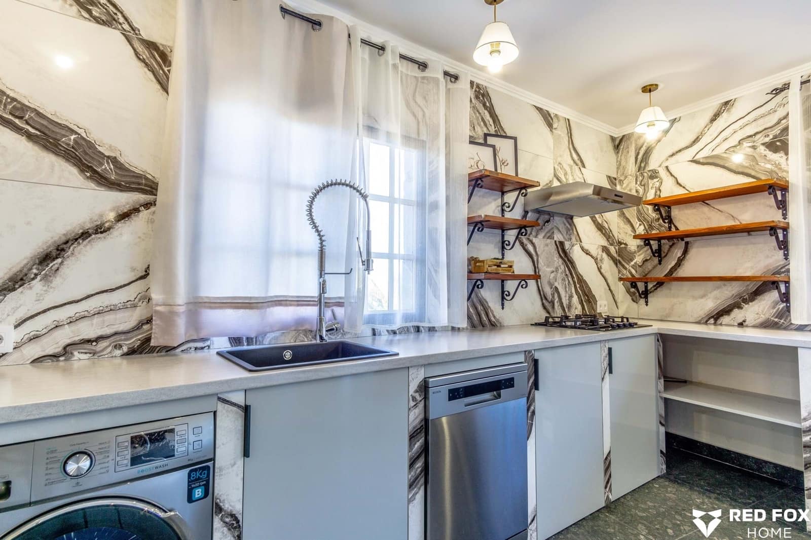 8 soveværelse Villa til salg i Los Silos med garage - € 525.000 (Ref: 8765743)