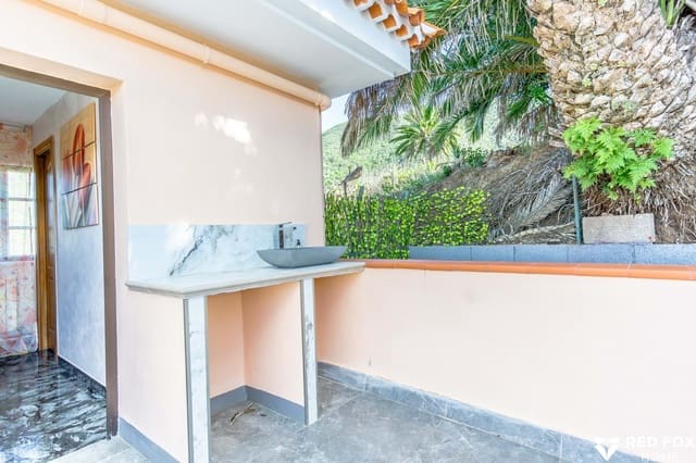 8 slaapkamer Villa te koop in Los Silos met garage - € 525.000 (Ref: 8765743)