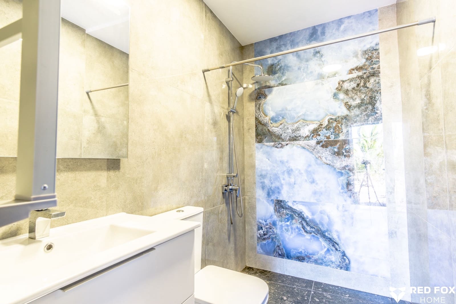 8 soveværelse Villa til salg i Los Silos med garage - € 525.000 (Ref: 8765743)