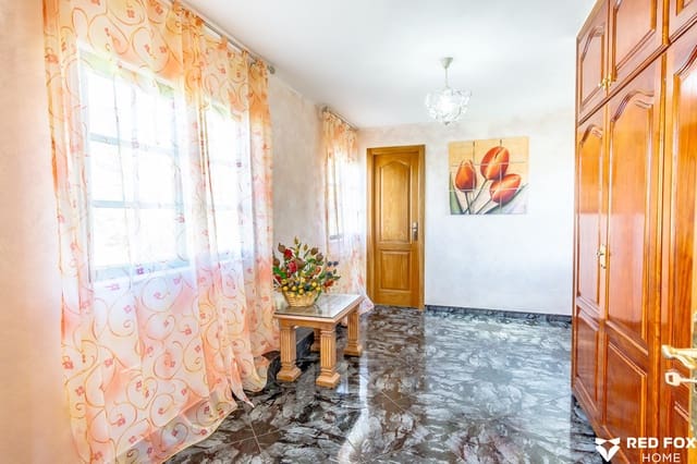 8 slaapkamer Villa te koop in Los Silos met garage - € 525.000 (Ref: 8765743)