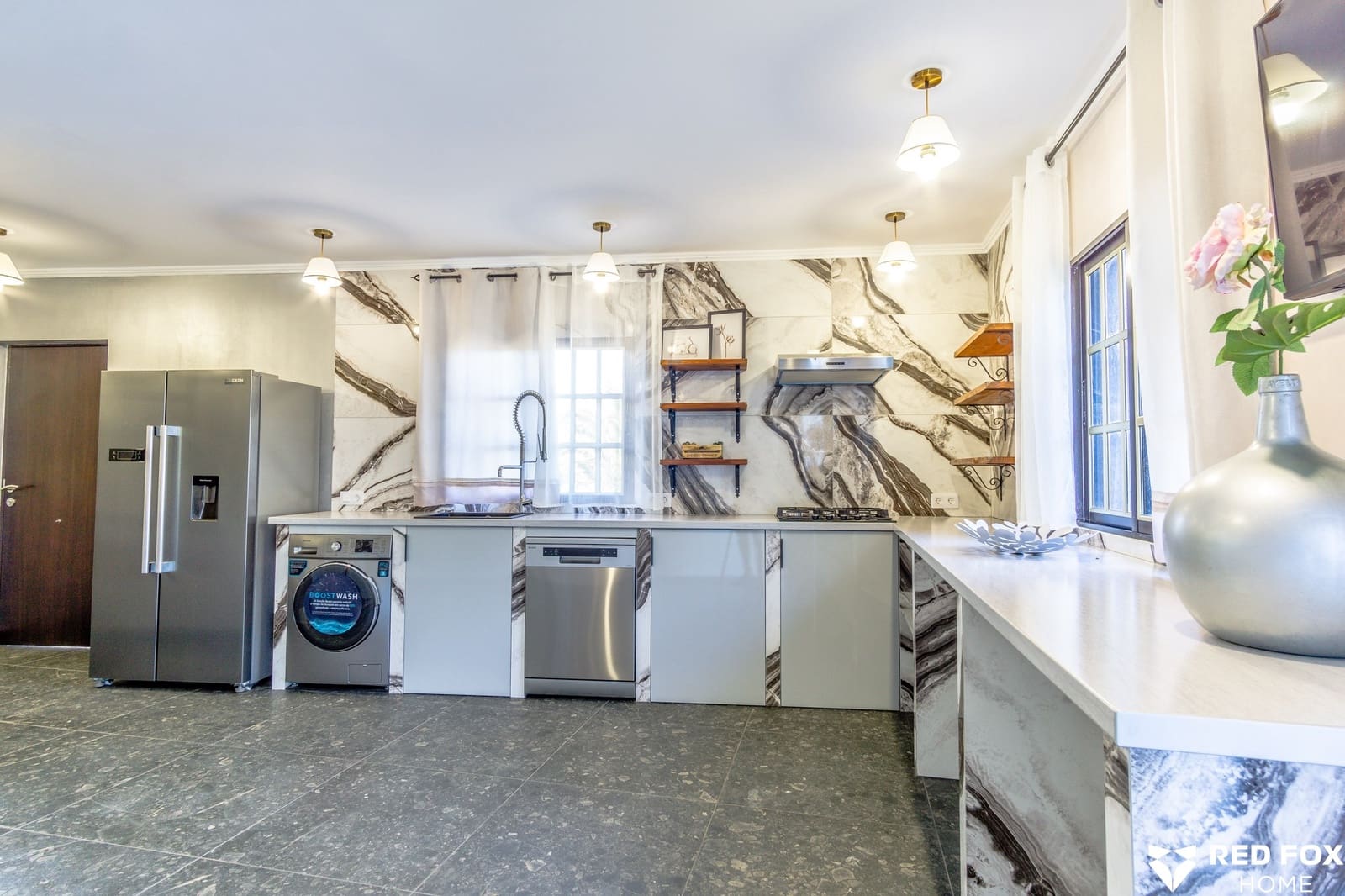 8 soveværelse Villa til salg i Los Silos med garage - € 525.000 (Ref: 8765743)