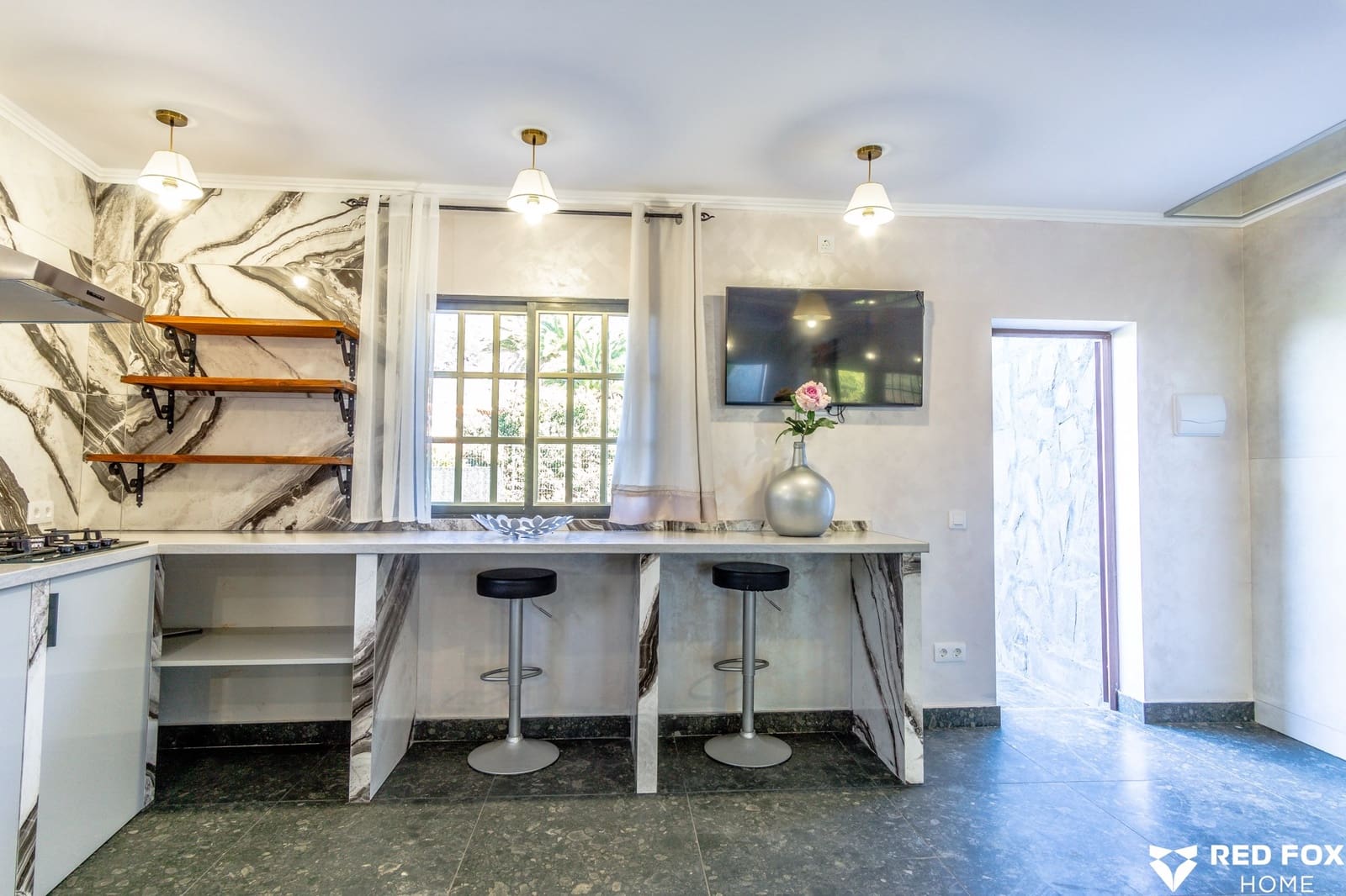 8 soveværelse Villa til salg i Los Silos med garage - € 525.000 (Ref: 8765743)