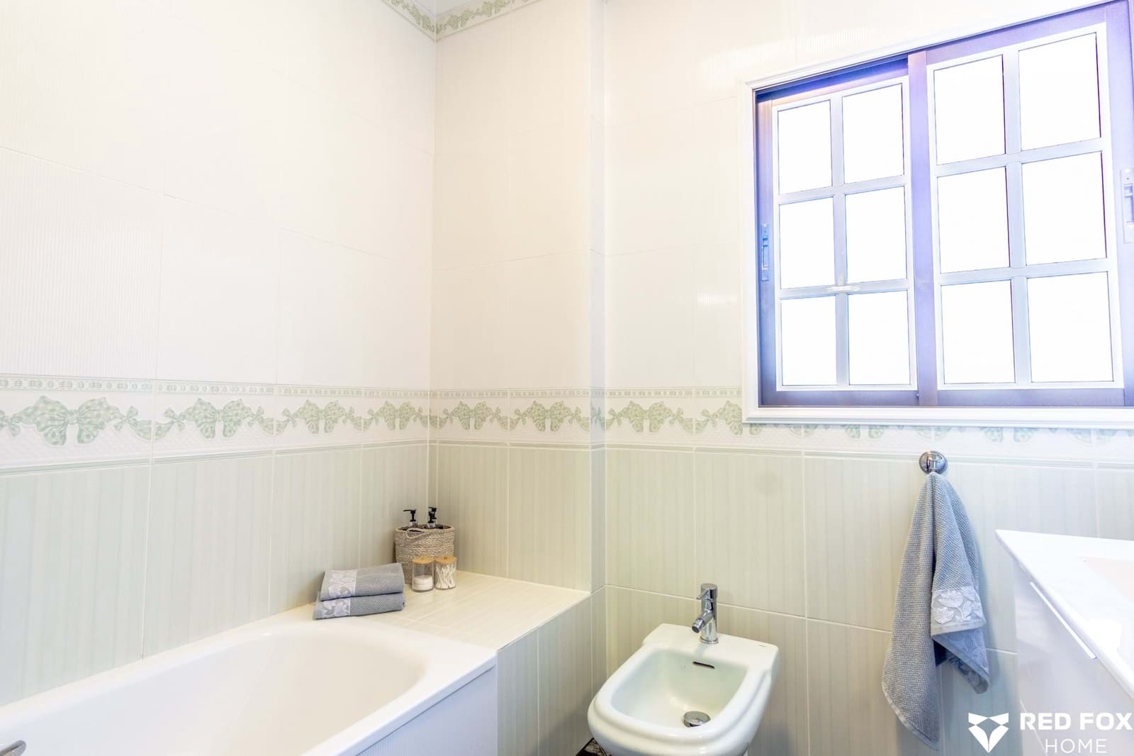 8 soveværelse Villa til salg i Los Silos med garage - € 525.000 (Ref: 8765743)