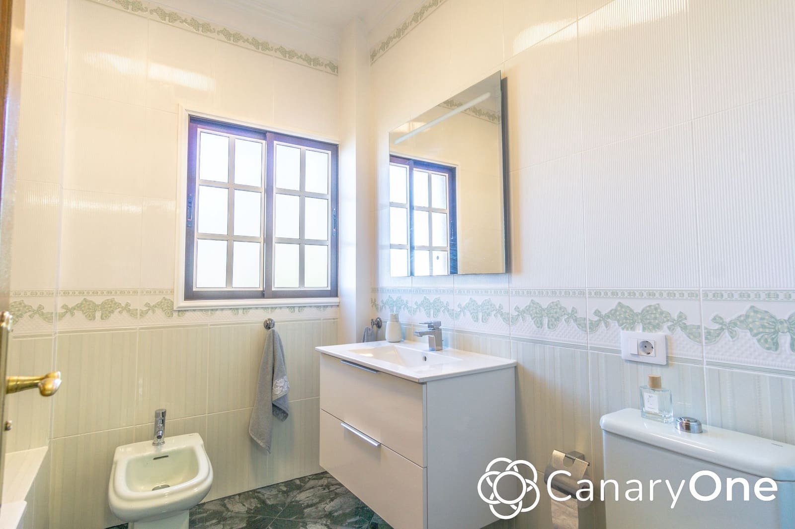 Chalet de 8 habitaciones en Los Silos en venta con garaje - 525.000 € (Ref: 8765743)