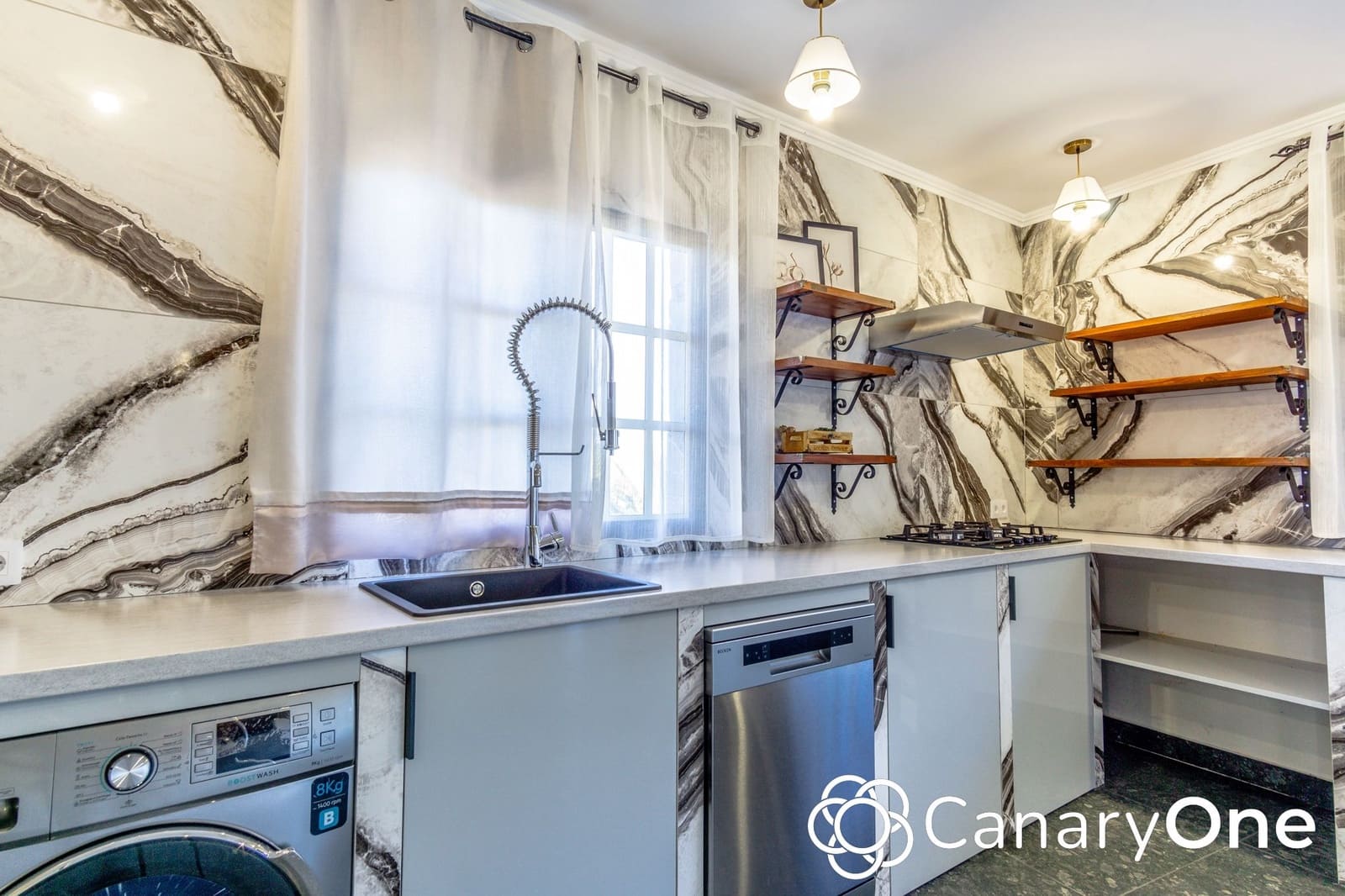 Chalet de 8 habitaciones en Los Silos en venta con garaje - 525.000 € (Ref: 8765743)