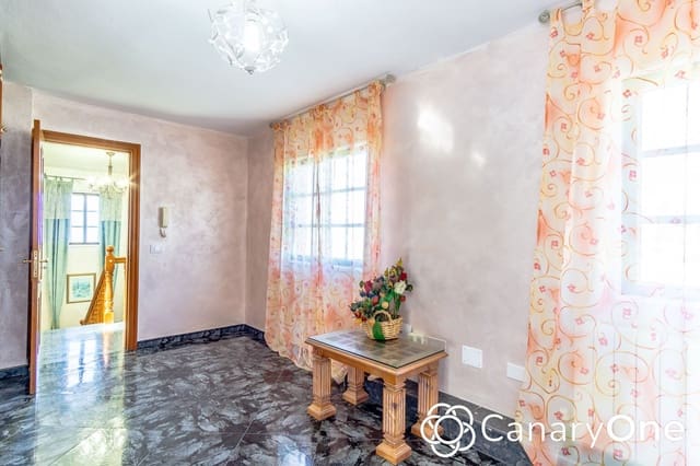 8 slaapkamer Villa te koop in Los Silos met garage - € 525.000 (Ref: 8765743)