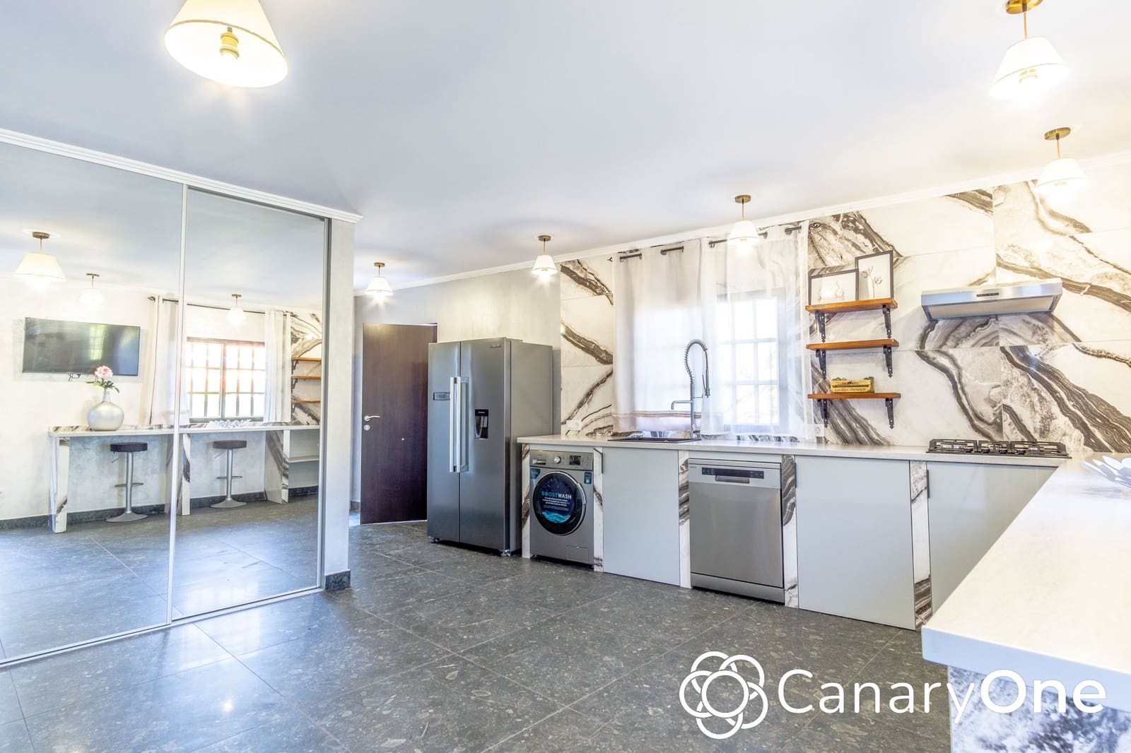 Chalet de 8 habitaciones en Los Silos en venta con garaje - 525.000 € (Ref: 8765743)