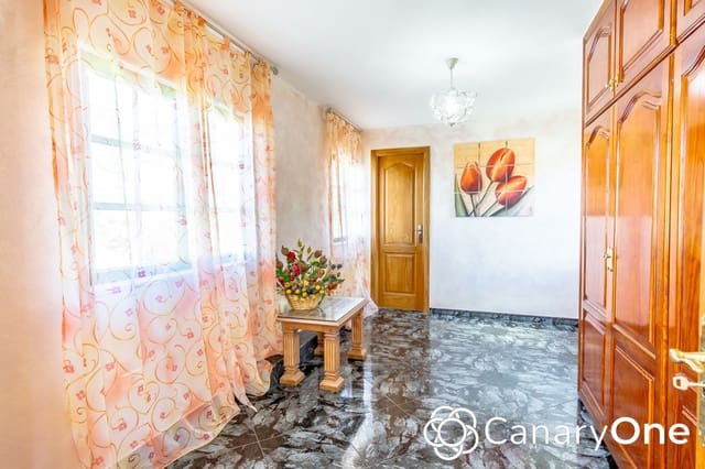 8 slaapkamer Villa te koop in Los Silos met garage - € 525.000 (Ref: 8765743)