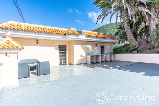 8 slaapkamer Villa te koop in Los Silos met garage - € 525.000 (Ref: 8765743)