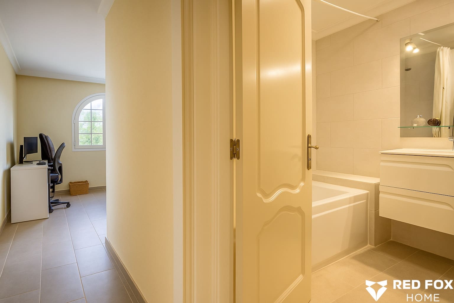 2 soverom Leilighet til salgs i Puerto de la Cruz med garasje - € 575 000 (Ref: 9143792)