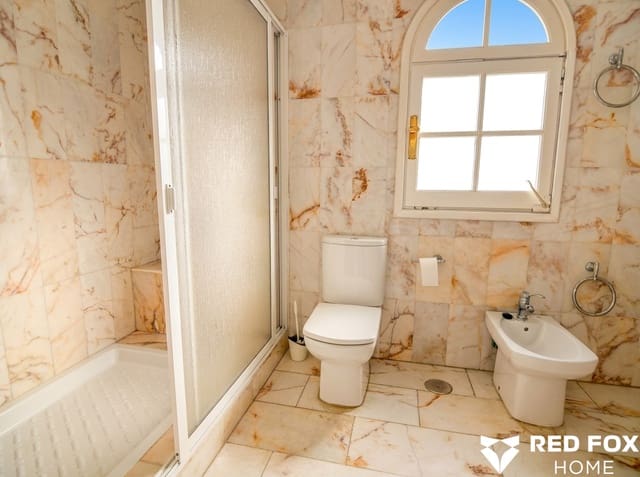 Appartement de 2 chambres à louer à Puerto de la Cruz avec piscine garage - 1 600 € (Ref: 9882481)