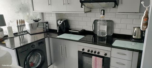 2 Zimmer Apartment zu verkaufen in Costa de Antigua, Antigua mit Pool Garage - 190.000 € (Ref: 10035940)