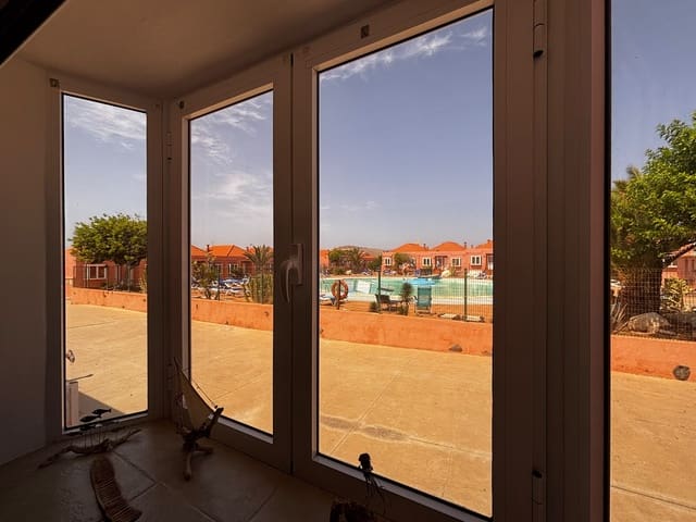3 camera da letto Appartamento in vendita in Costa de Antigua, Antigua con piscina garage - 199.000 € (Rif: 10035941)