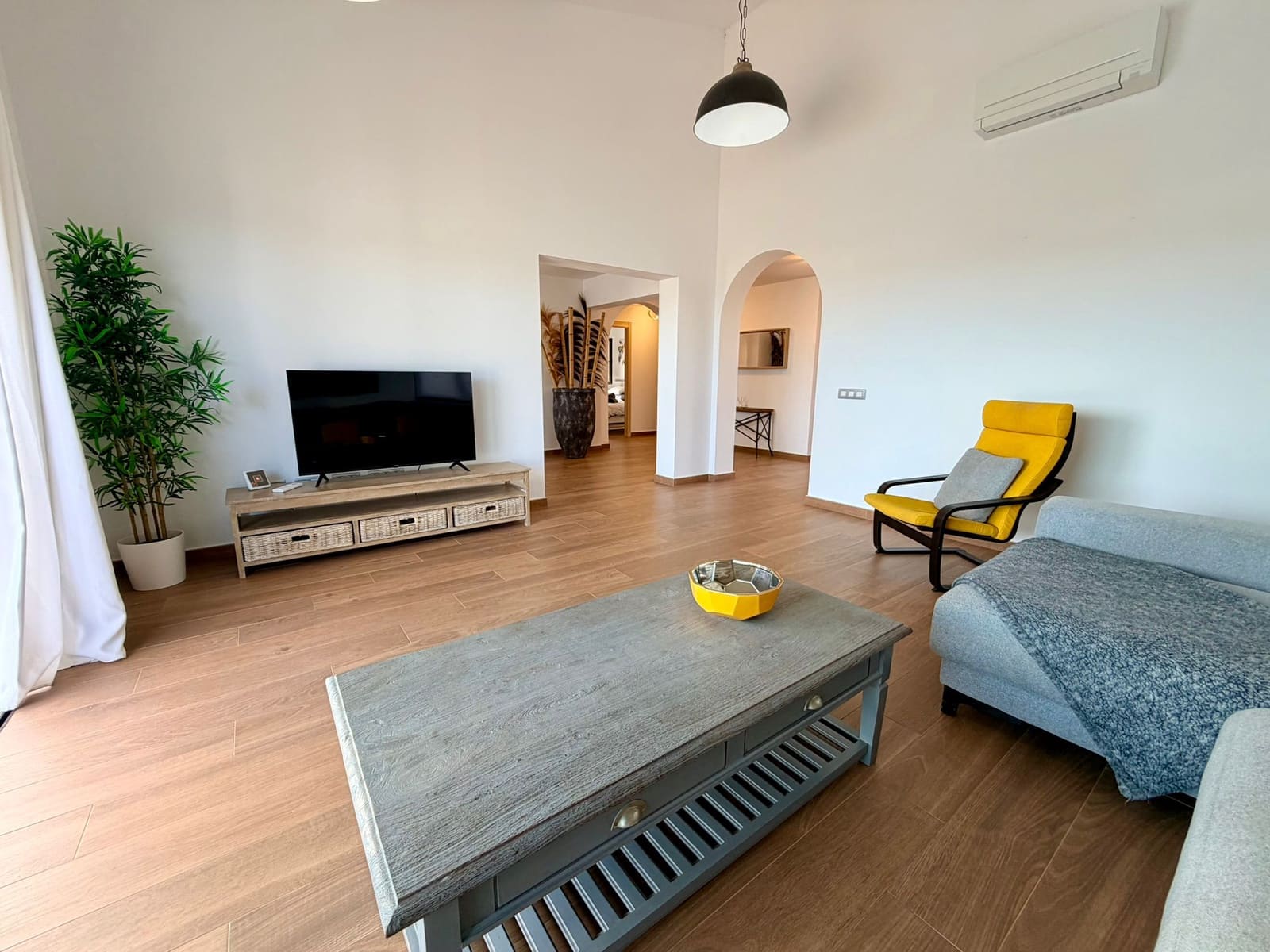 3 bedroom Villa for sale in Caleta de Fuste with pool - € 575,000 (Ref: 10048027)