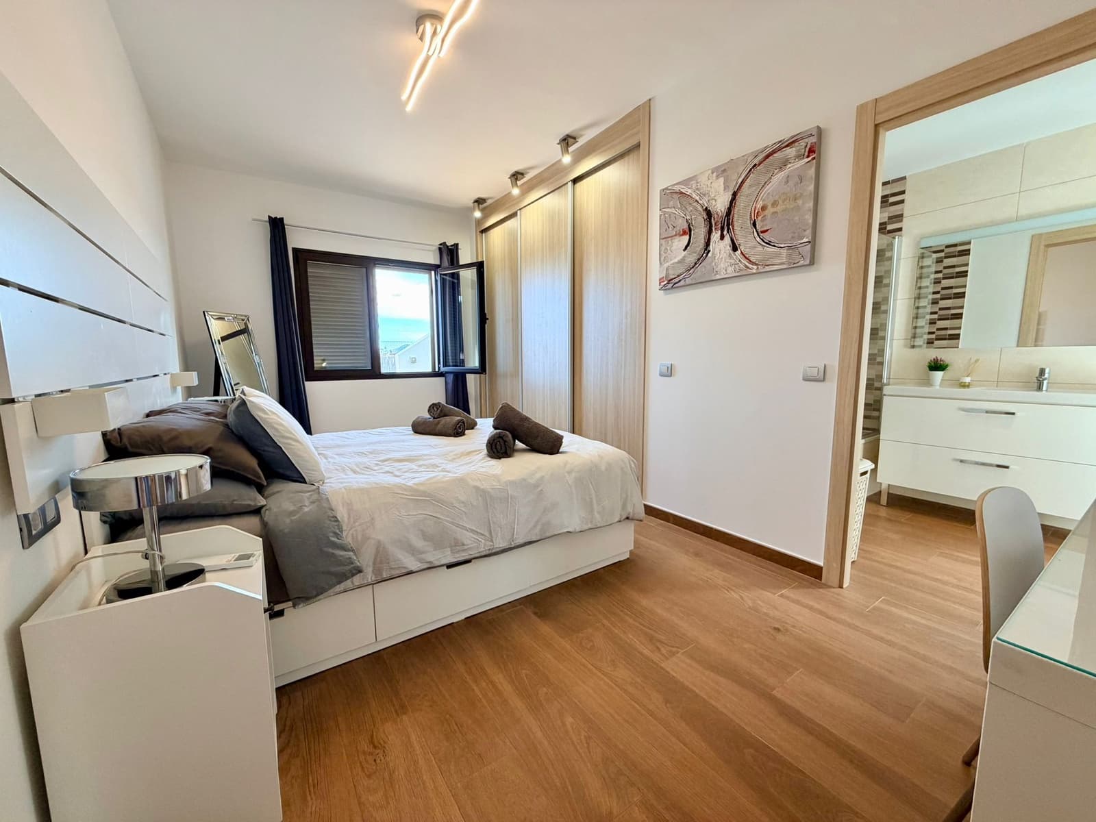 3 bedroom Villa for sale in Caleta de Fuste with pool - € 575,000 (Ref: 10048027)