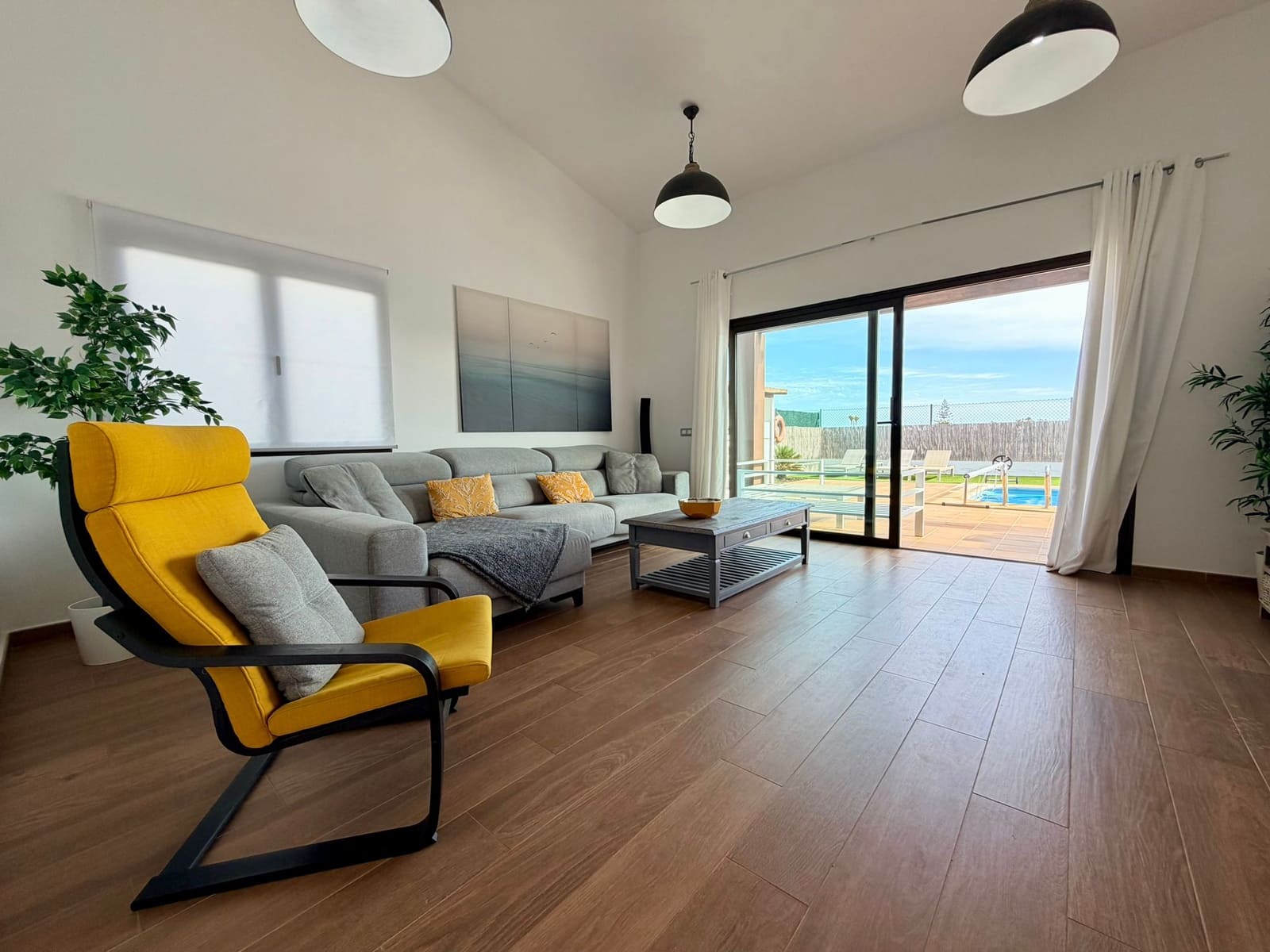 3 bedroom Villa for sale in Caleta de Fuste with pool - € 575,000 (Ref: 10048027)