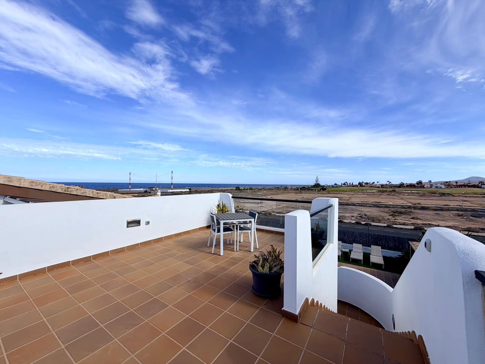 3 bedroom Villa for sale in Caleta de Fuste with pool - € 575,000 (Ref: 10048027)