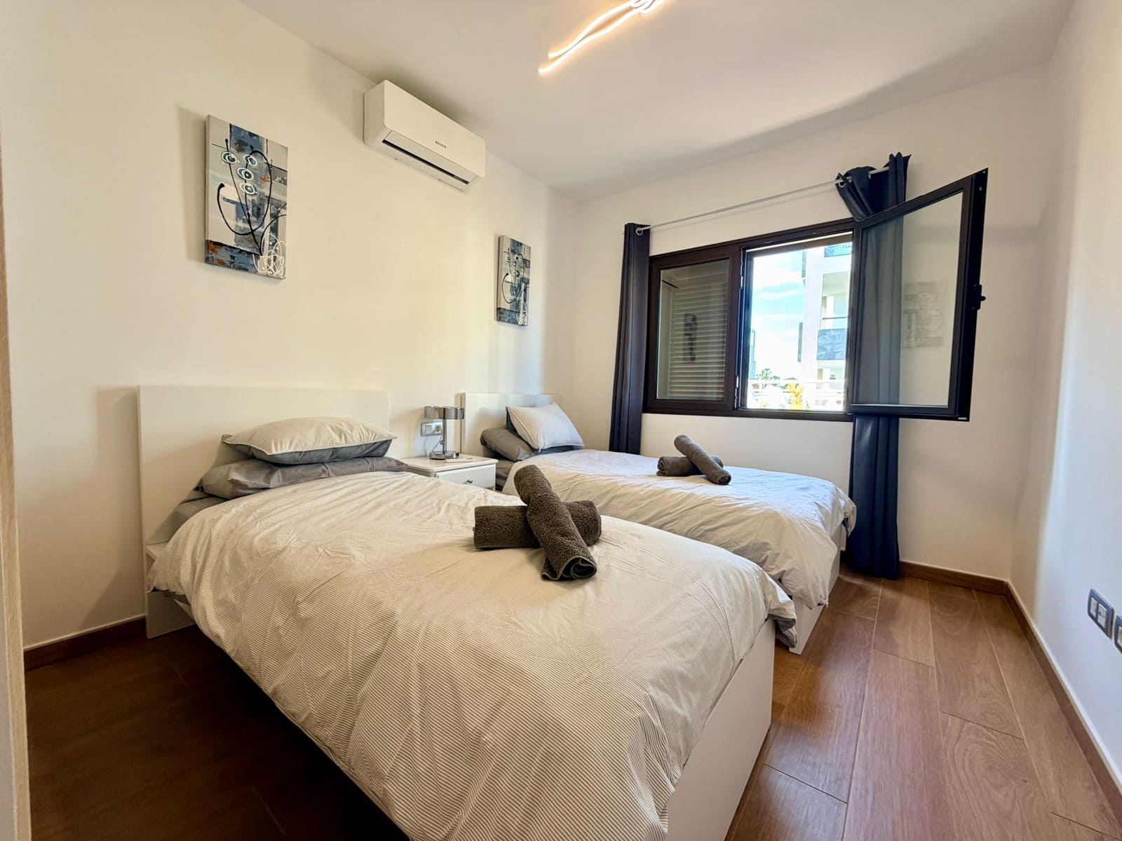 3 bedroom Villa for sale in Caleta de Fuste with pool - € 575,000 (Ref: 10048027)