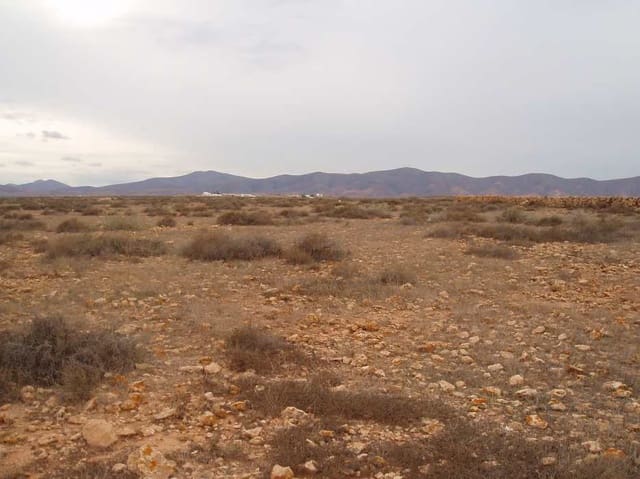 Grunde uden byggetilladelser til salg i Triquivijate, Antigua - € 628.560 (Ref: 7812636)