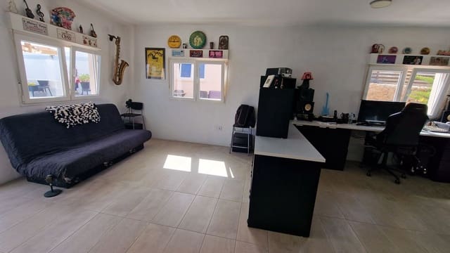 2 slaapkamer Villa te koop in Antigua met zwembad garage - € 439.000 (Ref: 9107993)