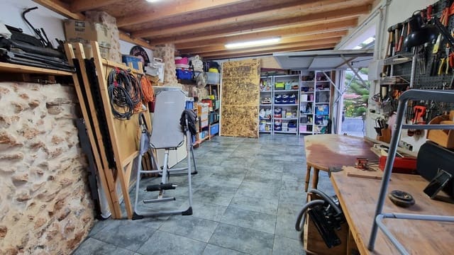 2 slaapkamer Villa te koop in Antigua met zwembad garage - € 439.000 (Ref: 9107993)