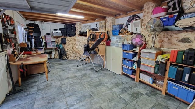 2 slaapkamer Villa te koop in Antigua met zwembad garage - € 439.000 (Ref: 9107993)