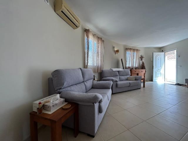 3 bedroom Villa for sale in Antigua - € 335,000 (Ref: 9193005)